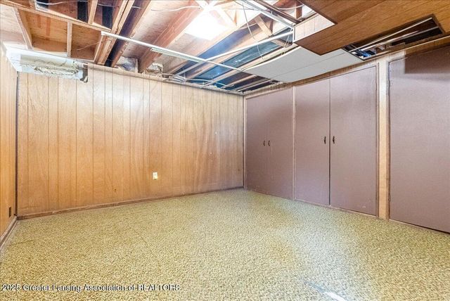 4407 Burchfield Avenue, Lansing, MI 48910