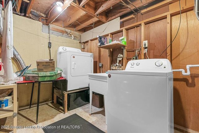 4407 Burchfield Avenue, Lansing, MI 48910