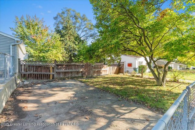 4407 Burchfield Avenue, Lansing, MI 48910