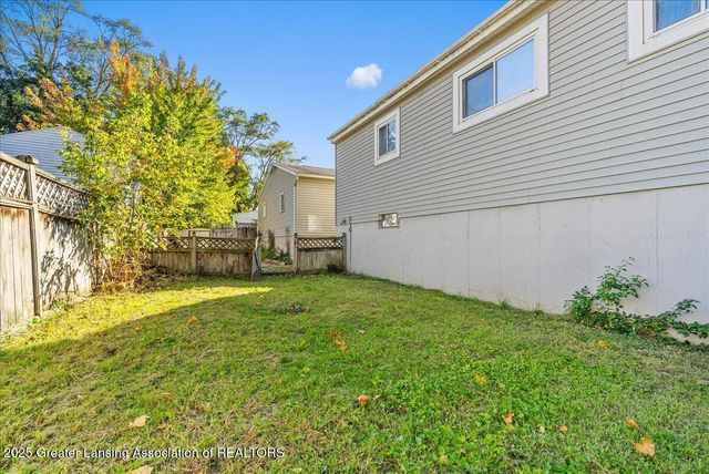 4407 Burchfield Avenue, Lansing, MI 48910