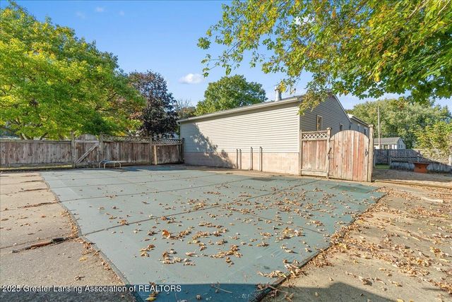 4407 Burchfield Avenue, Lansing, MI 48910