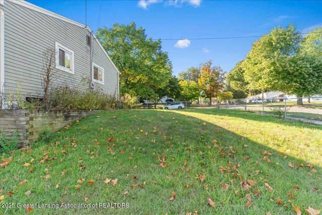 4407 Burchfield Avenue, Lansing, MI 48910