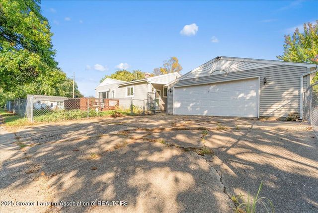 4407 Burchfield Avenue, Lansing, MI 48910