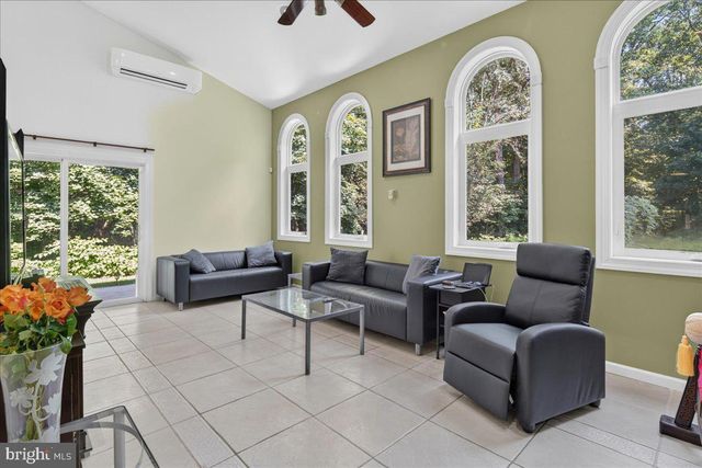 98-A DUNNS MILL RD, Bordentown, NJ 08505