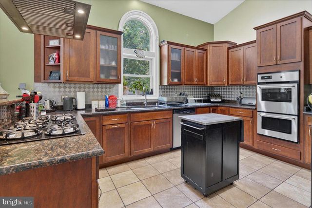 98-A DUNNS MILL RD, Bordentown, NJ 08505