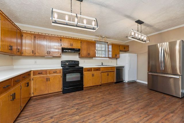 10112 Old Highway 46, Bon Aqua, TN 37025