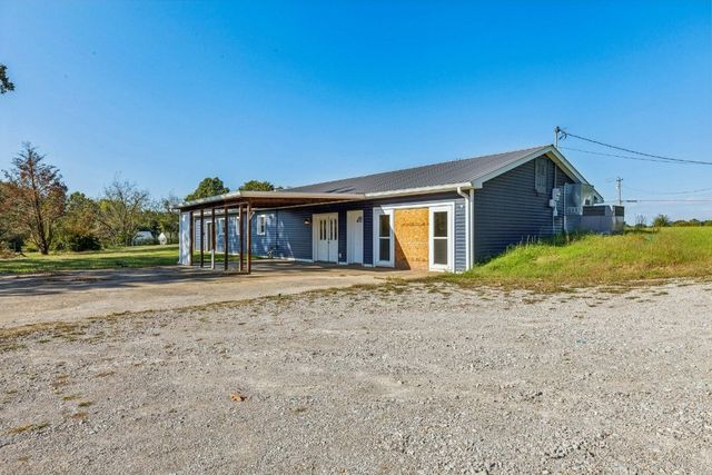 10112 Old Highway 46, Bon Aqua, TN 37025