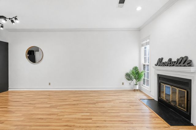3110 W End Cir Apt 16, Nashville, TN 37203
