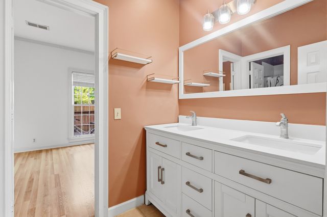 3110 W End Cir Apt 16, Nashville, TN 37203