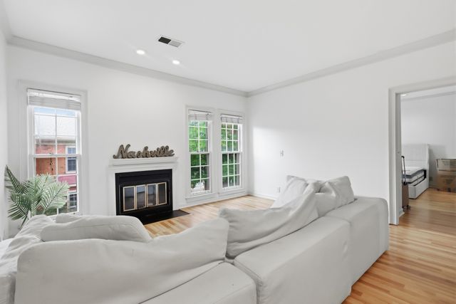 3110 W End Cir Apt 16, Nashville, TN 37203