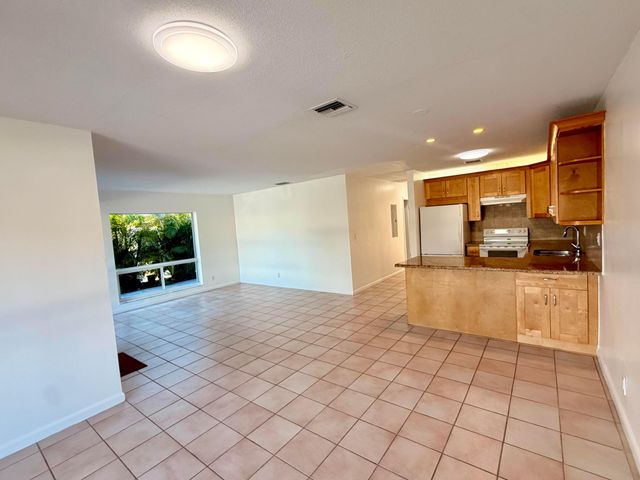630 NE 19th Avenue, Deerfield Beach, FL 33441