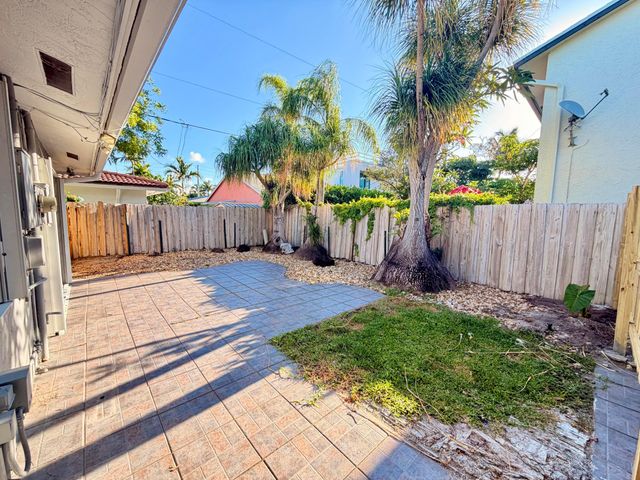 630 NE 19th Avenue, Deerfield Beach, FL 33441