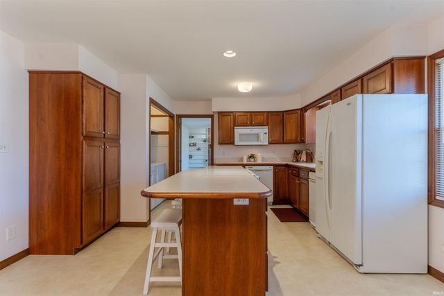 7688 Meadow Lane, Newburgh, IN 47630