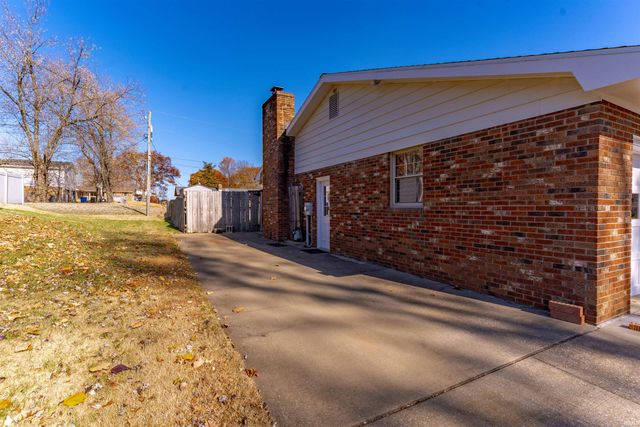 7688 Meadow Lane, Newburgh, IN 47630