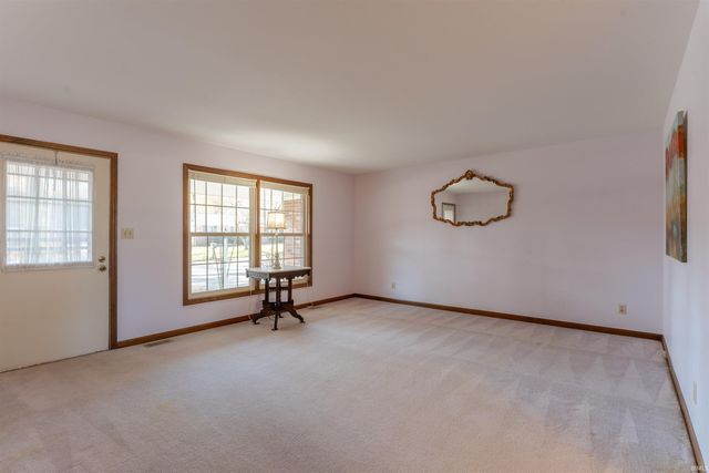 7688 Meadow Lane, Newburgh, IN 47630