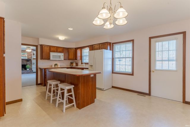 7688 Meadow Lane, Newburgh, IN 47630