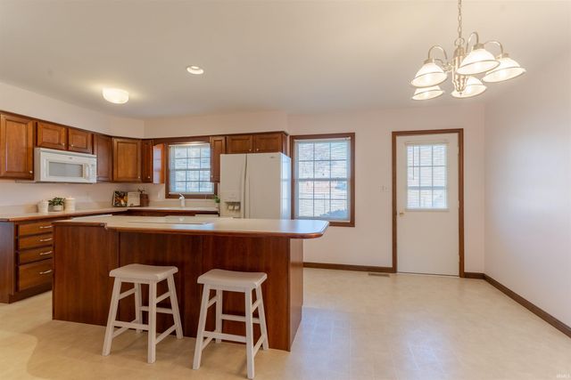 7688 Meadow Lane, Newburgh, IN 47630