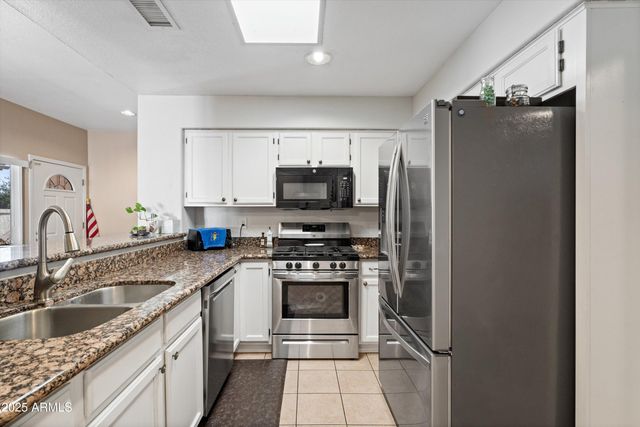 16182 W VISTA NORTH Drive, Sun City West, AZ 85375