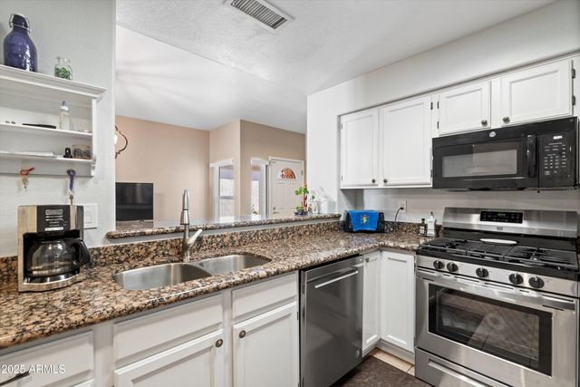 16182 W VISTA NORTH Drive, Sun City West, AZ 85375