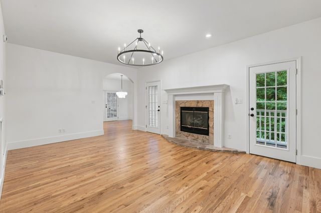983 Ridgecrest Dr, Kingston Springs, TN 37082