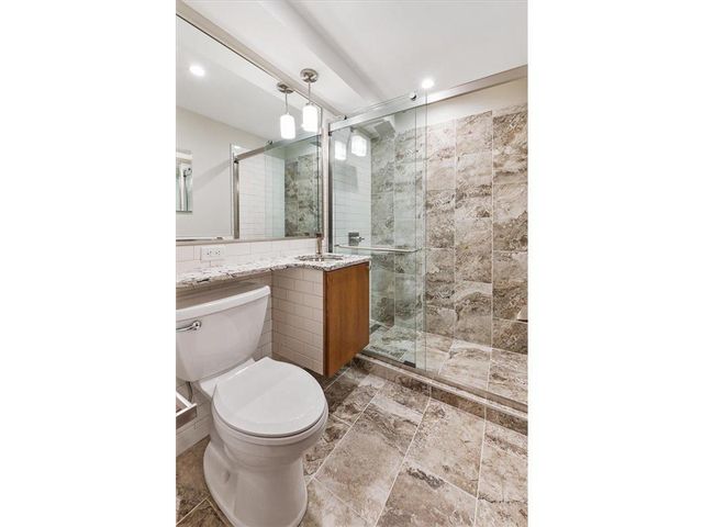 401 Ridgewood Avenue 104, Minneapolis, MN 55403