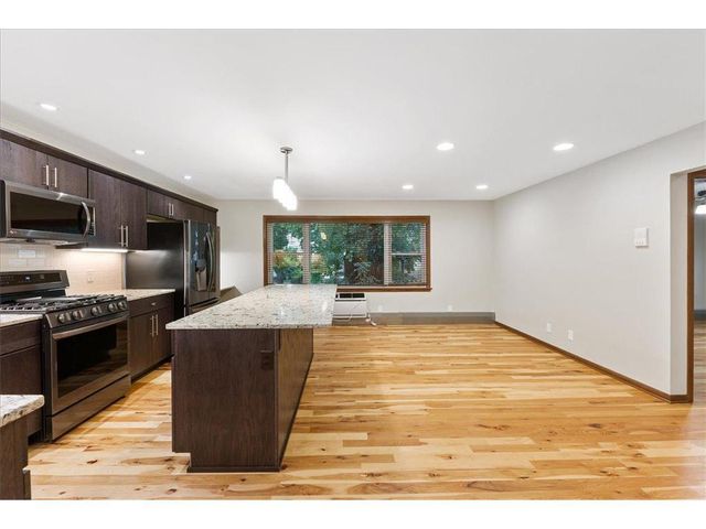 401 Ridgewood Avenue 104, Minneapolis, MN 55403