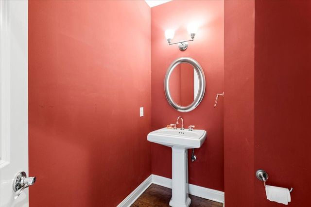 5813 Sandalwood HOLW, Austin, TX 78731