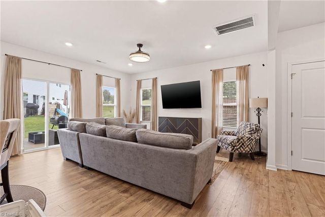 2 Stardust Trail, Greensboro, NC 27455