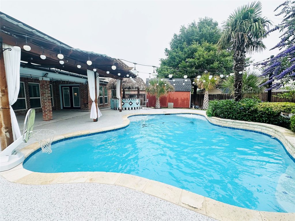 209 Nocona Drive, Waxahachie, TX 75165
