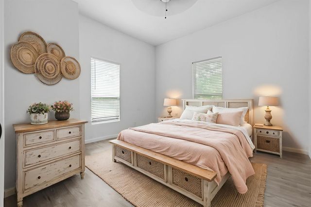 204 E Brenham ST, Elgin, TX 78621