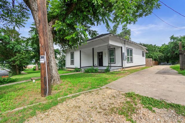 204 E Brenham ST, Elgin, TX 78621