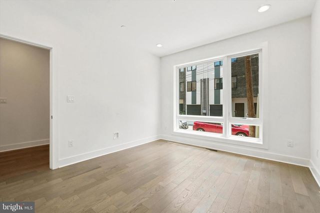 1420 S HOWARD ST, Philadelphia, PA 19147