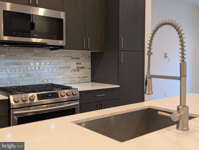 1420 S HOWARD ST, Philadelphia, PA 19147