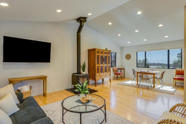 1080 Larsen Road, Aptos, CA 95003