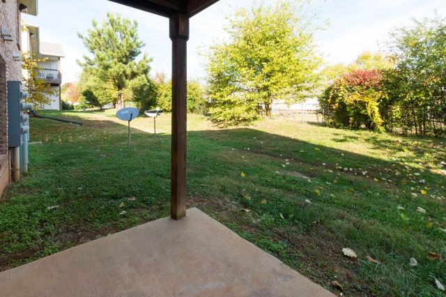 3301 Royster Ln Apt 805, Clarksville, TN 37042