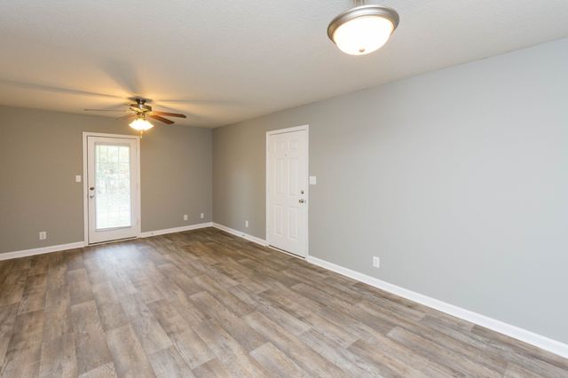 3301 Royster Ln Apt 805, Clarksville, TN 37042