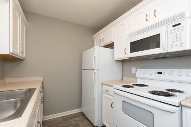 3301 Royster Ln Apt 805, Clarksville, TN 37042