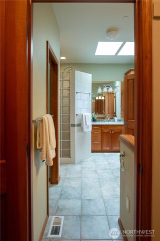 975 E Simmons Road, Port Angeles, WA 98362