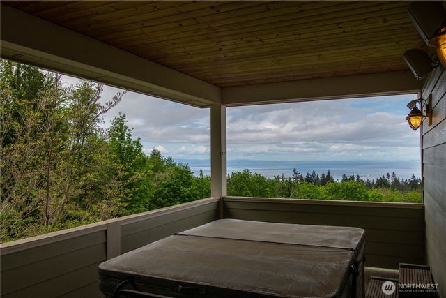 975 E Simmons Road, Port Angeles, WA 98362