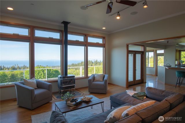 975 E Simmons Road, Port Angeles, WA 98362
