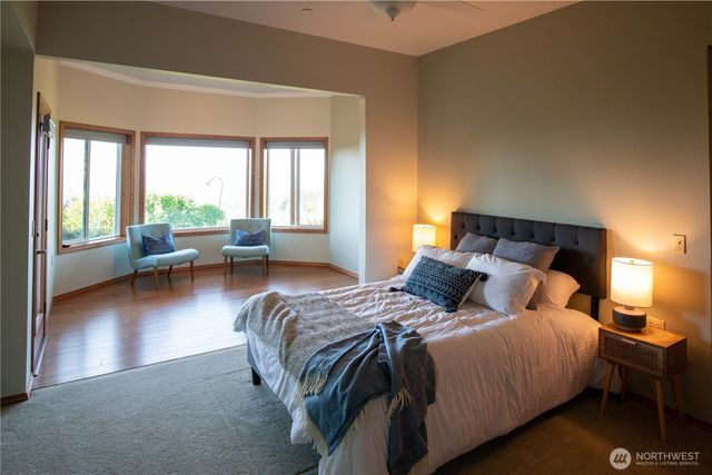 975 E Simmons Road, Port Angeles, WA 98362