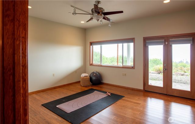 975 E Simmons Road, Port Angeles, WA 98362