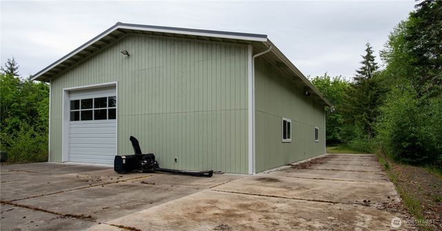 975 E Simmons Road, Port Angeles, WA 98362