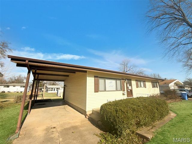 2325 Pheasant Drive, St Louis, MO 63031