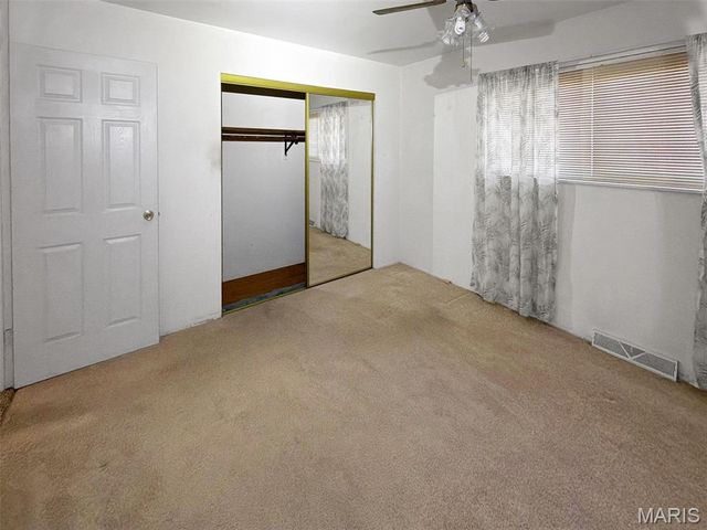 2325 Pheasant Drive, St Louis, MO 63031