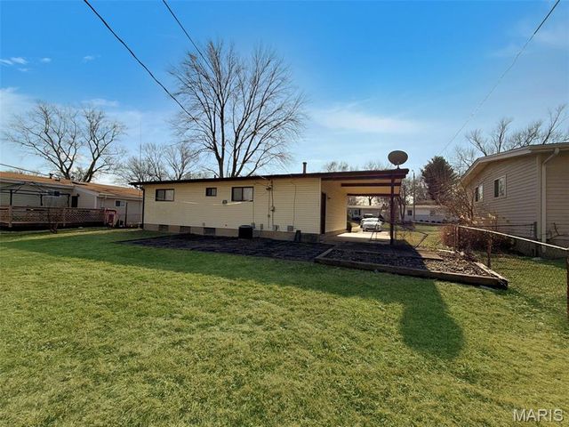 2325 Pheasant Drive, St Louis, MO 63031