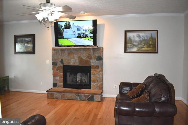 4016 DERBYSHIRE LN, Fredericksburg, VA 22408