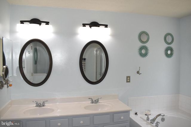 4016 DERBYSHIRE LN, Fredericksburg, VA 22408