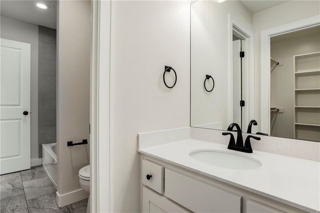 16965 S Brentwood Street, Olathe, KS 66062