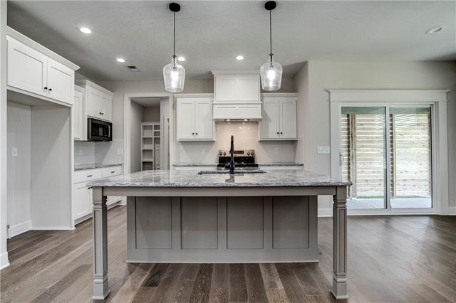 16965 S Brentwood Street, Olathe, KS 66062